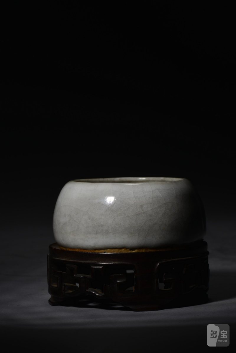 清雍正 仿官釉马蹄型水呈 - 图6